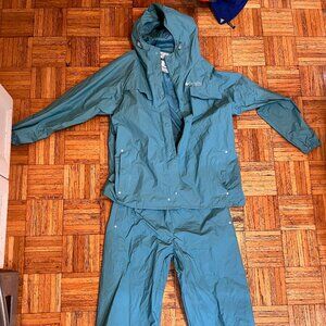 Womens large Columbia Rain Suit (jacket and pants)